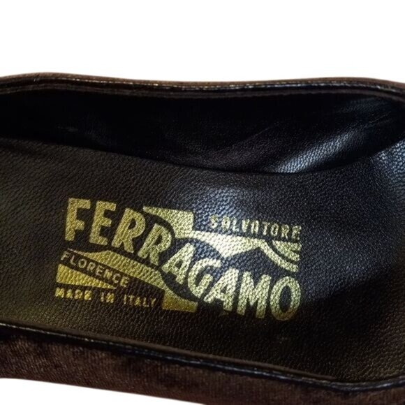 Salvatore Ferragamo 6.5 B Brown Velvet Heels Made Italy Elegant Classic Vintage - Picture 4 of 12